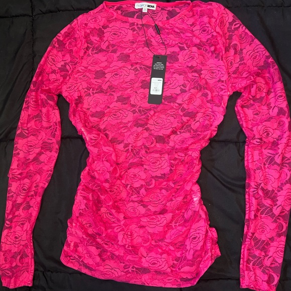 Lace Ruched Top - Picture 3 of 4